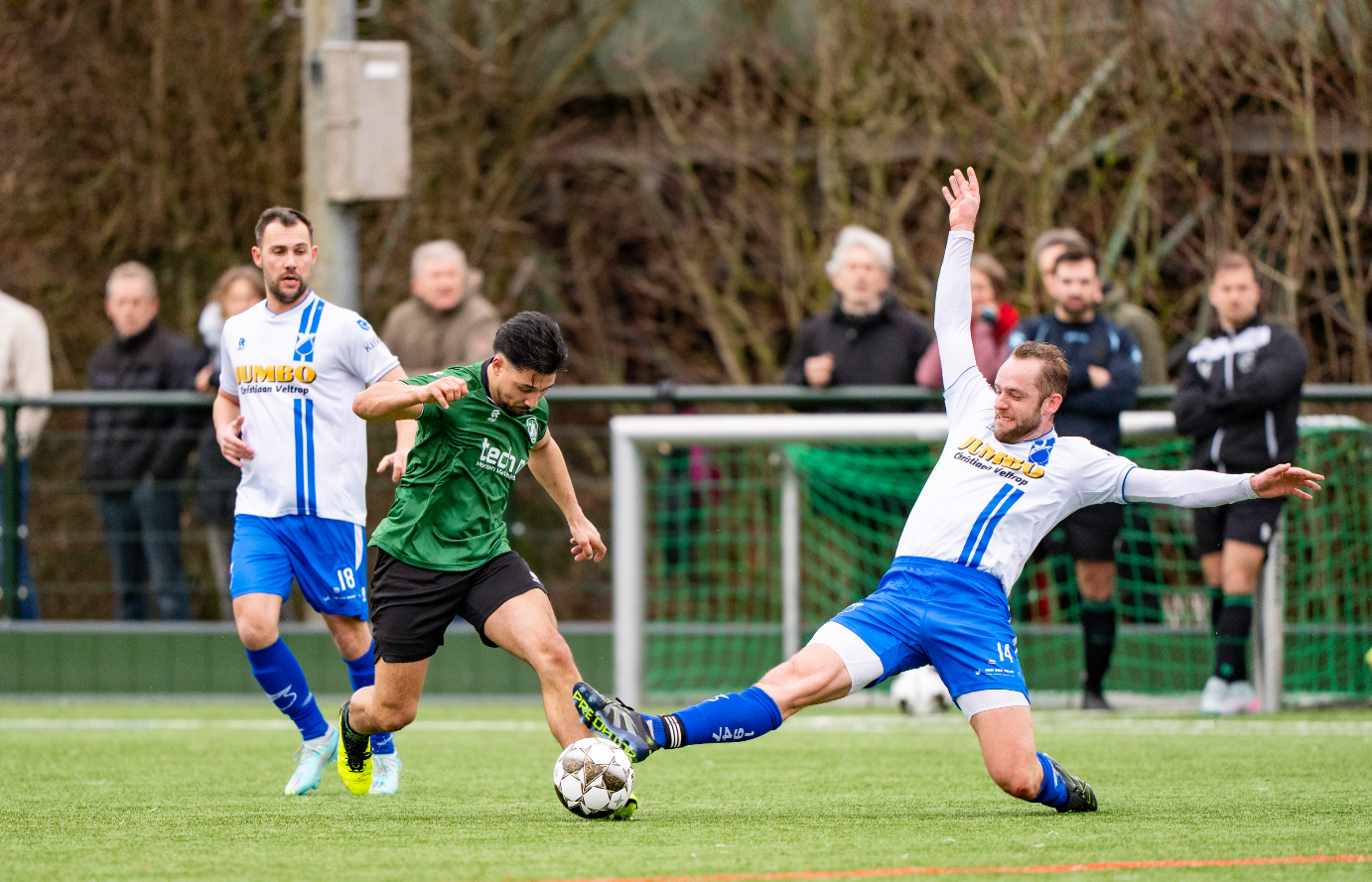 “Compact, volwassen en dodelijk effectief: BVCB 4 naar de halve finale”