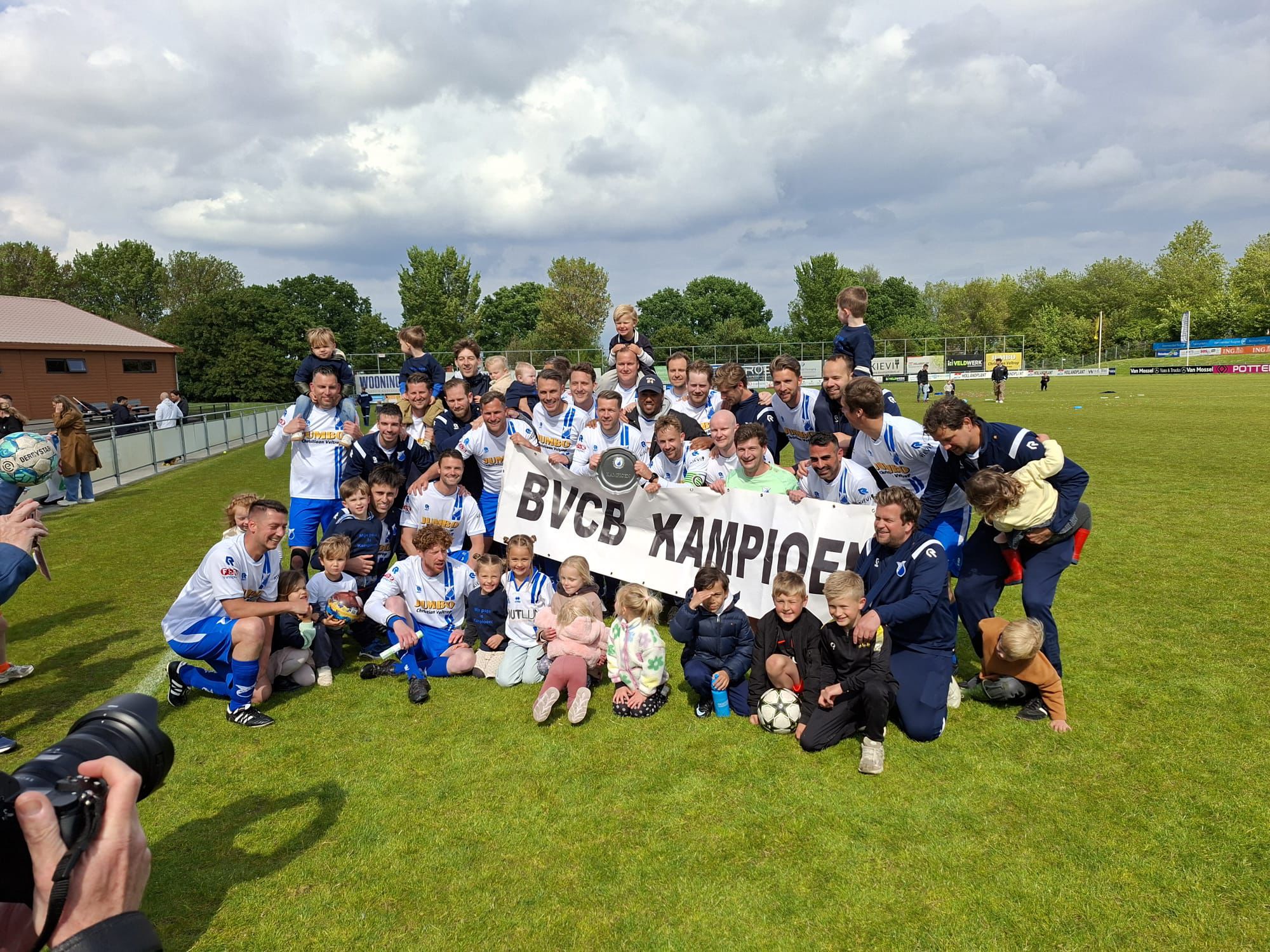 BVCB 6 kroont zich na knotsgekke week tot kampioen
